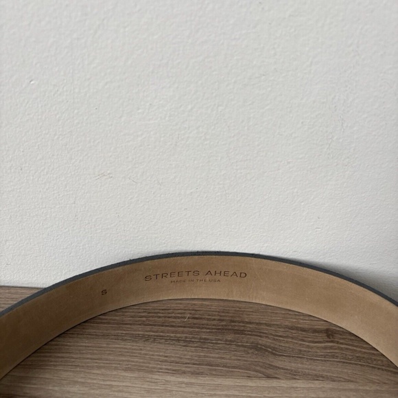 Streets Ahead Belt Grey Leather Buckle Silver Sz Small❤️ - Picture 7 of 7